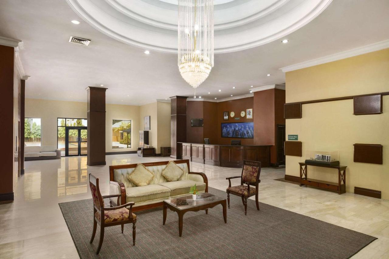 Hawthorn Suites By Wyndham Abuja Buitenkant foto