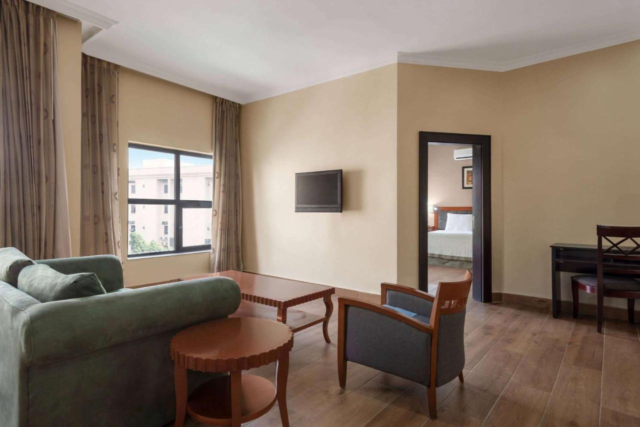 Hawthorn Suites By Wyndham Abuja Buitenkant foto