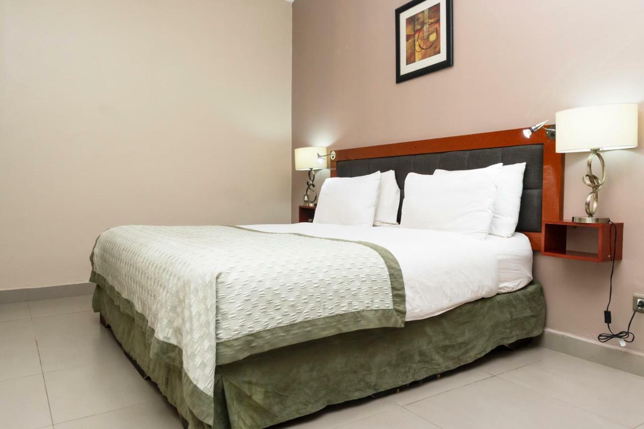 Hawthorn Suites By Wyndham Abuja Buitenkant foto