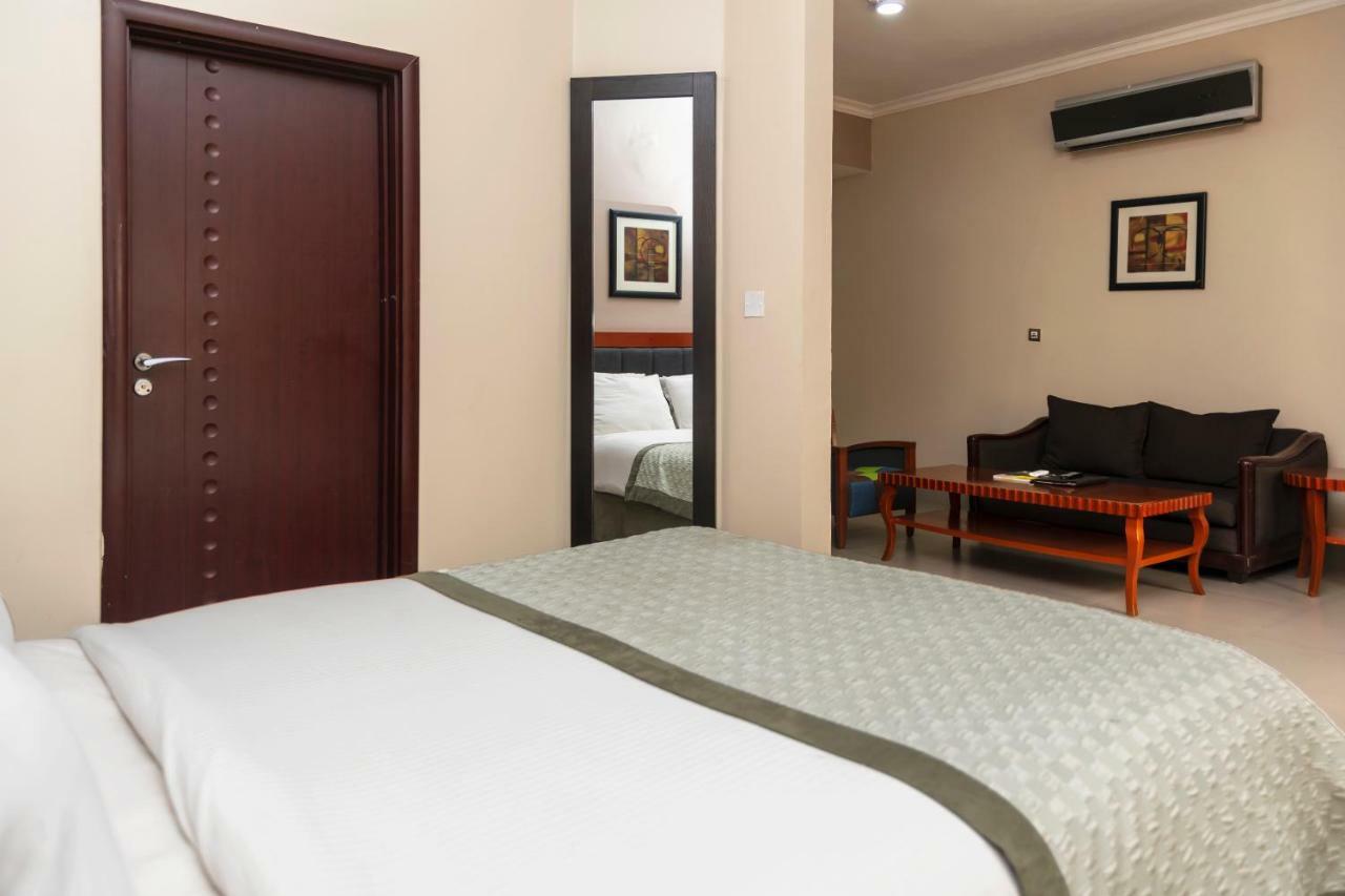 Hawthorn Suites By Wyndham Abuja Buitenkant foto